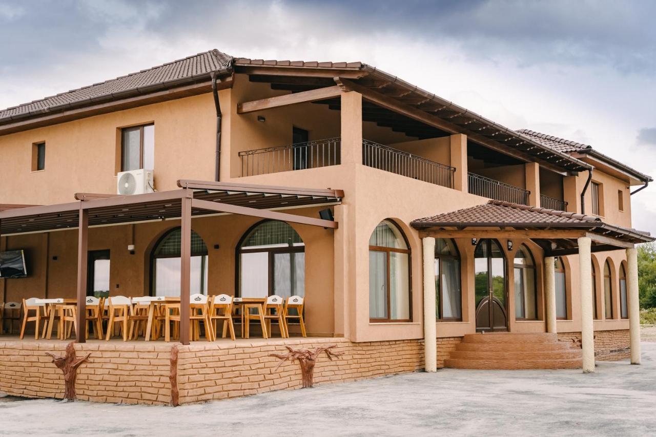 Pensiune-Restaurant Palace Carpinet Dış mekan fotoğraf
