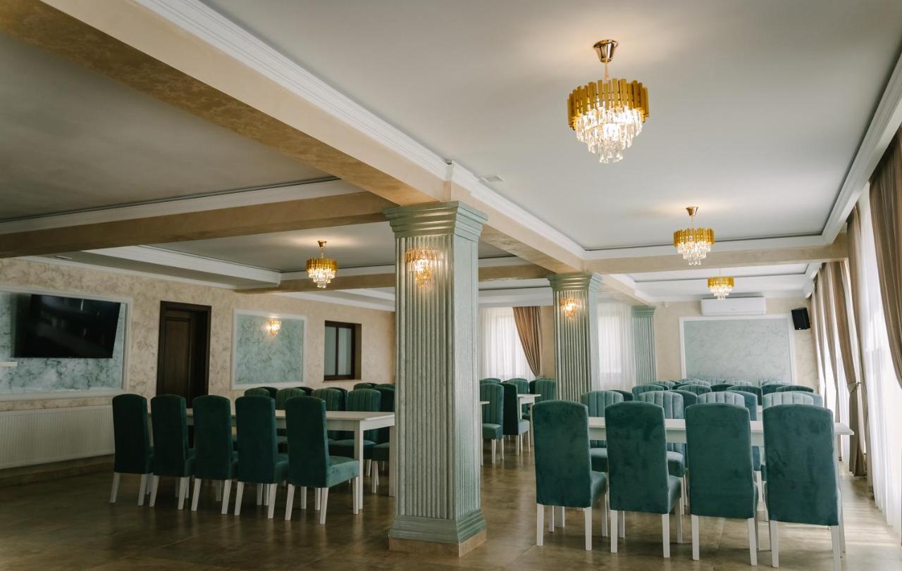 Pensiune-Restaurant Palace Carpinet Dış mekan fotoğraf