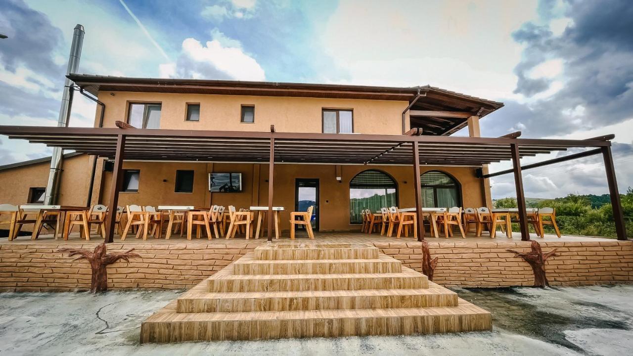 Pensiune-Restaurant Palace Carpinet Dış mekan fotoğraf